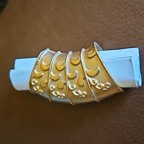 VTG ANN CAHILL Goldtone Victorian Etruscan Style Castlecore Scarf Tube - Picture 4 of 6